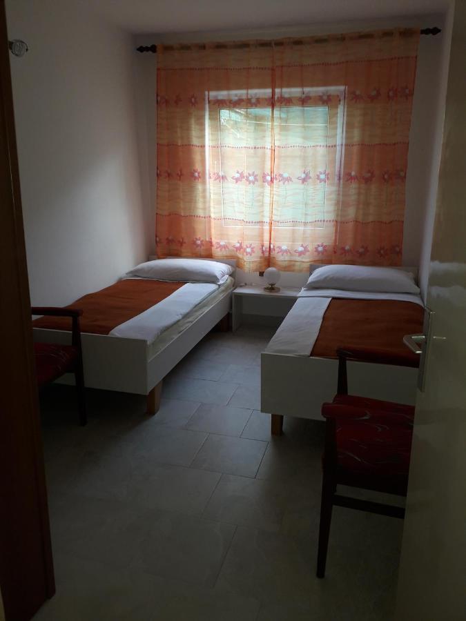 Apartmani Ana Novi V. - Studio Novi Vinodolski Buitenkant foto