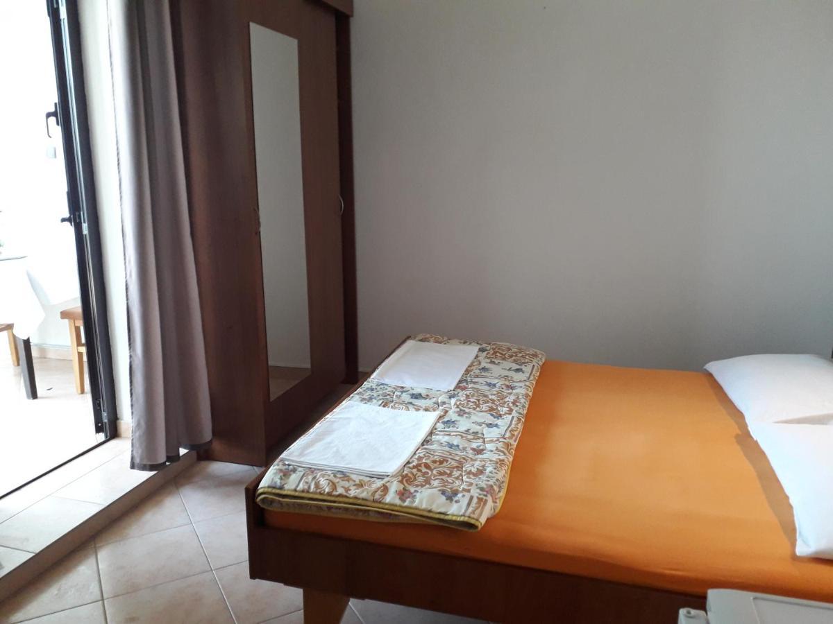 Apartmani Ana Novi V. - Studio Novi Vinodolski Buitenkant foto