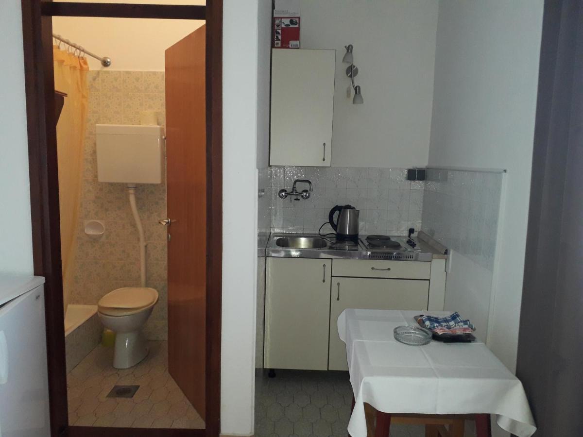 Apartmani Ana Novi V. - Studio Novi Vinodolski Buitenkant foto